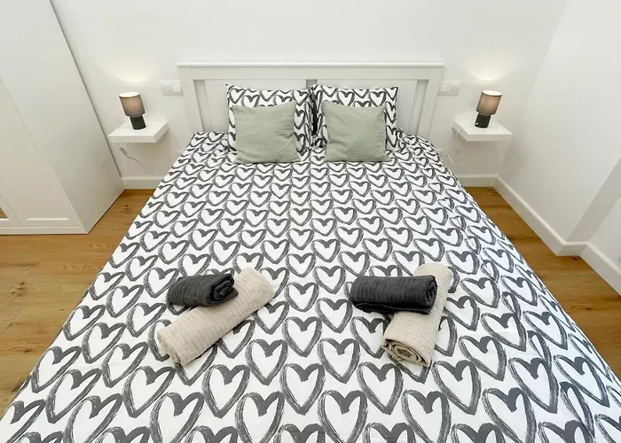 아파트 Sipsix - Modern 2 Bedroom Newly Renovated Flat With Ac In Centre *