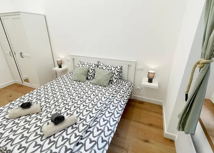 Sipsix - Modern 2 Bedroom Newly Renovated Flat With Ac In Centre * Budapesta