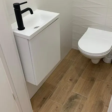 Sipsix - 2 Bedroom Flat In The Heart Of Apartment Budapest