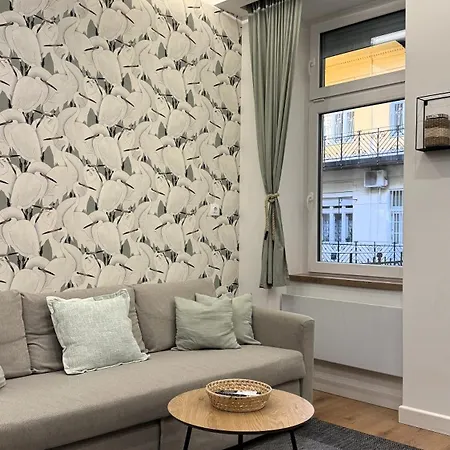 Sipsix - Modern 2 Bedroom Newly Renovated Flat With Ac In Centre