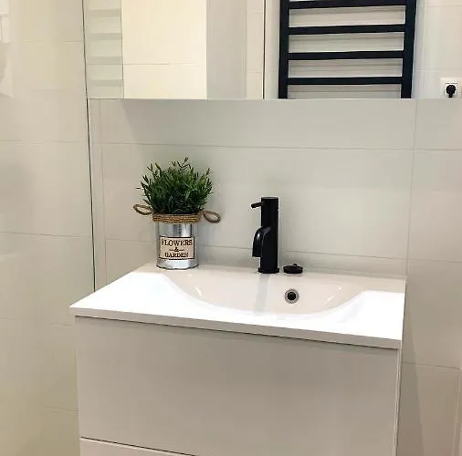 شقة Sipsix - Modern 2 Bedroom Newly Renovated Flat With Ac In Centre