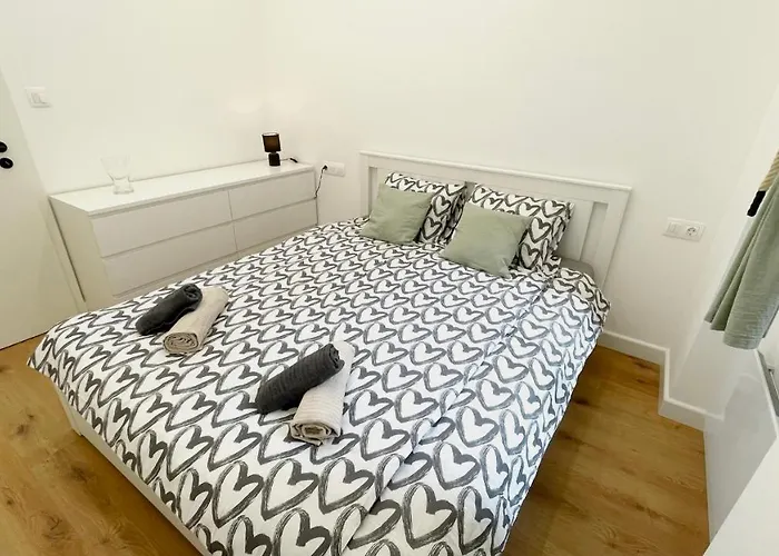 Sipsix - Modern 2 Bedroom Newly Renovated Flat With Ac In Centre * Budapest